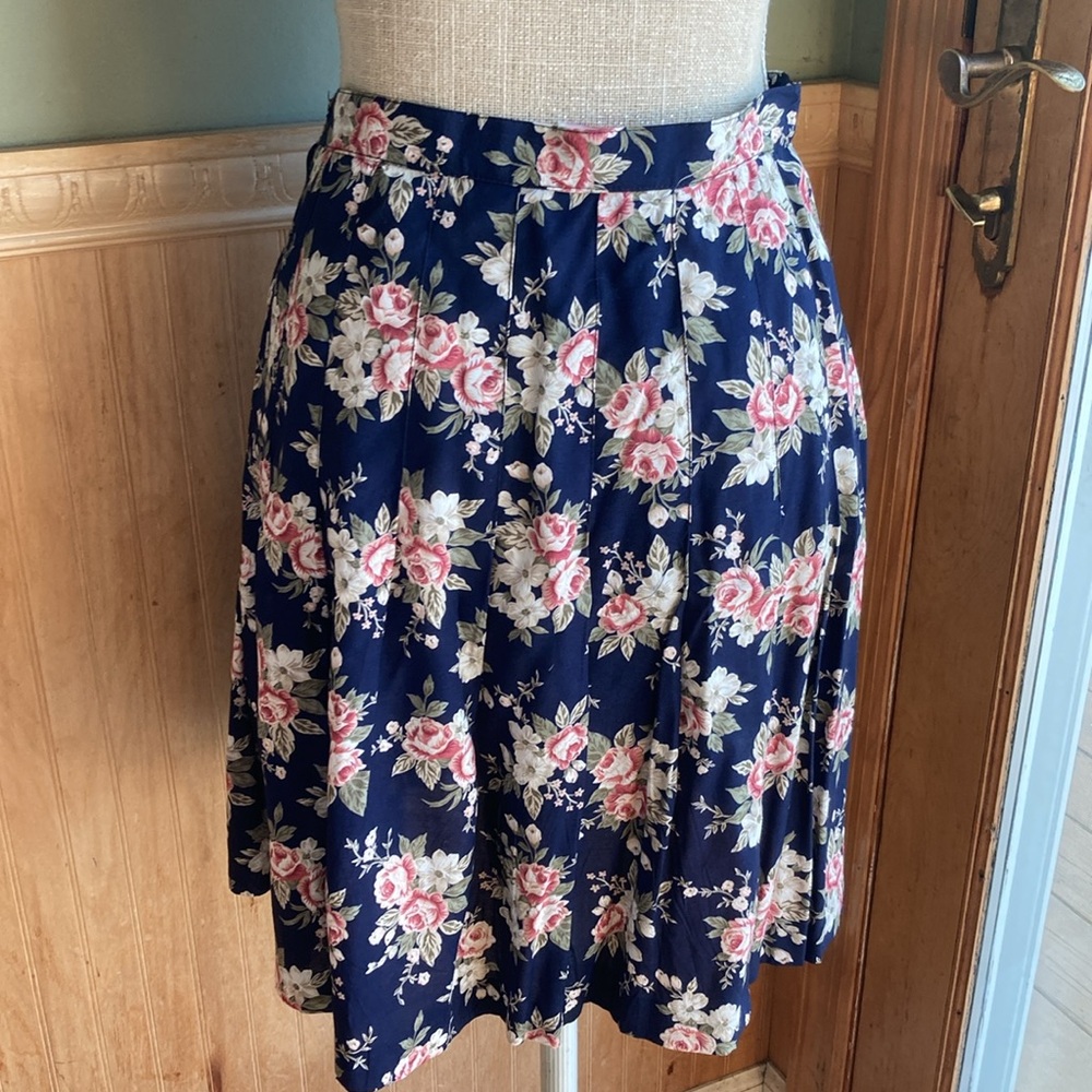 Vintage Smart Parts navy floral pleated min skirt